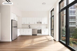 273 5th Ave in New York, NY - Building Photo - Building Photo