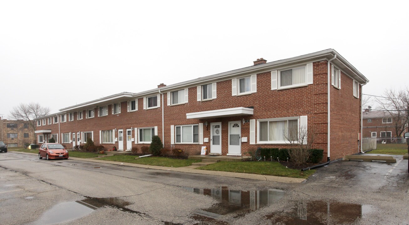 1108-1116 N Boxwood Dr in Mount Prospect, IL - Building Photo