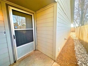 910 NW Dearborn Ave in Lawton, OK - Building Photo - Building Photo