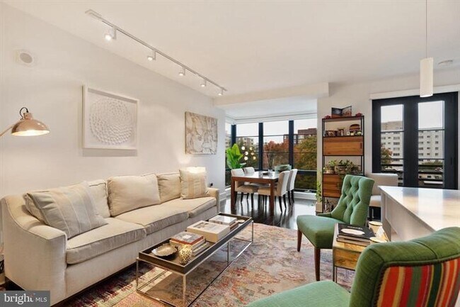 1011 M St NW in Washington, DC - Building Photo - Building Photo