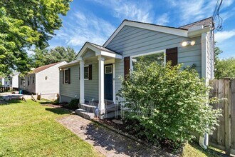 3821 Sentinel Dr in Nashville, TN - Building Photo - Building Photo