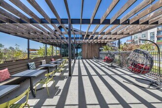 The Brick and Mortar District Apartments in Kyle, TX - Foto de edificio - Building Photo