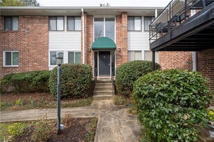 4266 Roswell Rd NE in Atlanta, GA - Building Photo