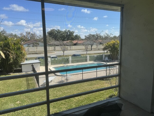 3602 Beneva Rd, Unit BV 405 in Sarasota, FL - Foto de edificio - Building Photo