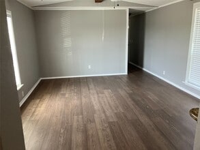 118 Walnut St in Blessing, TX - Foto de edificio - Building Photo