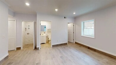 366 Armstrong Ave in Jersey City, NJ - Building Photo - Building Photo