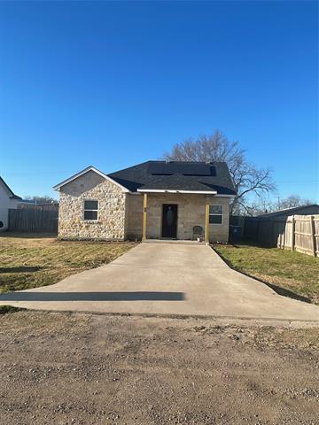 306 SW 1st St in Kerens, TX - Foto de edificio