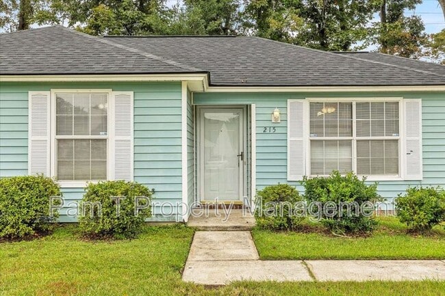 215 Laurelwood Dr in Savannah, GA - Building Photo - Building Photo
