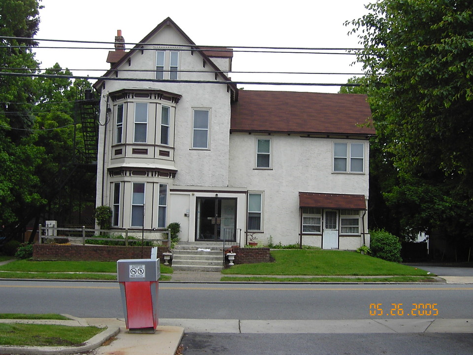 112 N Swarthmore Ave in Ridley Park, PA - Building Photo