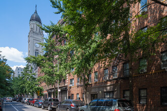 Elevator Apt. in New York, NY - Building Photo - Building Photo