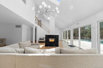 35 Ely Brook Rd in East Hampton, NY - Building Photo - Building Photo
