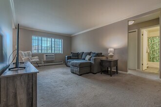 19E Kensington Rd, Unit E in Chatham, NJ - Foto de edificio - Building Photo