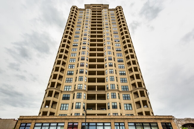 property at 1464 S Michigan Ave