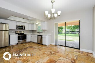 1326 SW 10th Pl in Cape Coral, FL - Building Photo - Building Photo