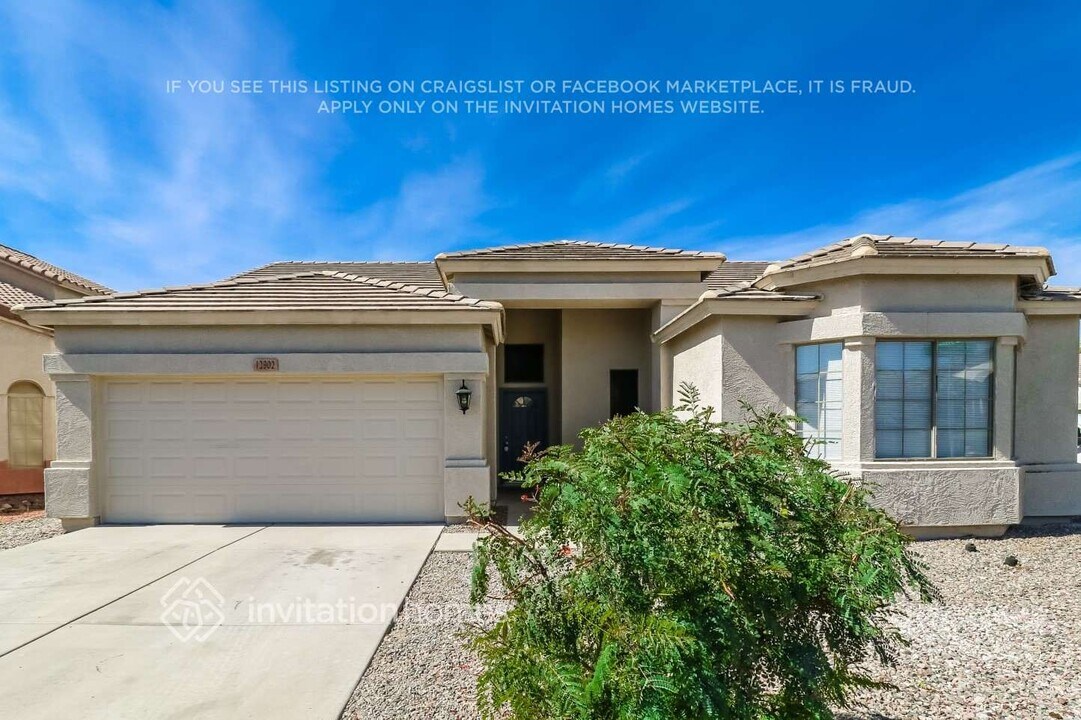 12902 W Soledad St in El Mirage, AZ - Building Photo