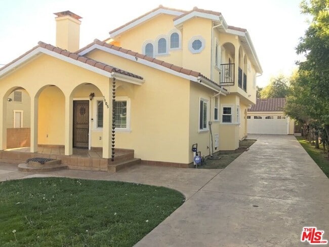 property at 1905 Glen Ave