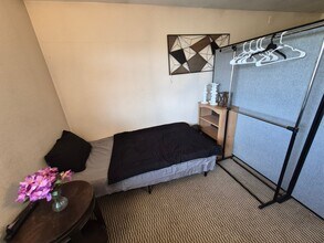 5611 Aberdeen Dr in Richardson, TX - Foto de edificio - Building Photo