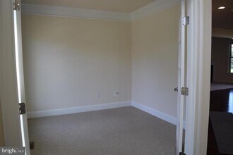 42159 Tecumseh Hills Dr in Chantilly, VA - Building Photo - Building Photo