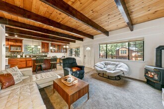 1517 Plumas Cir in South Lake Tahoe, CA - Building Photo - Building Photo