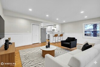 4938 W Randolph St in Hillside, IL - Building Photo - Building Photo