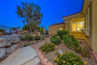 2 Cerchio Centrale in Henderson, NV - Building Photo - Building Photo