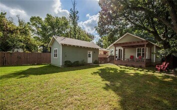 418 SW 7th St in Bentonville, AR - Building Photo - Building Photo