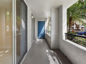 941 Lyons Rd in Coconut Creek, FL - Building Photo - Building Photo