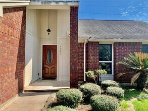2903 Bentley Ct in Pearland, TX - Building Photo - Building Photo
