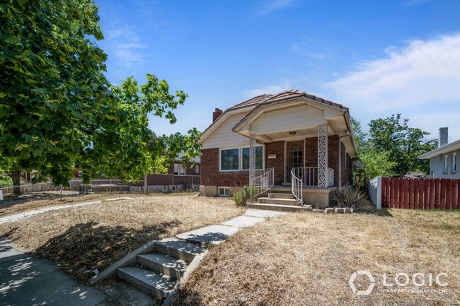 524 Douglas St in Salt Lake City, UT - Building Photo - Building Photo