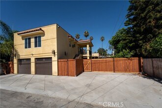 711 N Clementine St-Unit -B in Anaheim, CA - Building Photo - Building Photo