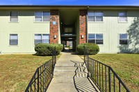 Cumberland Square in Springfield, TN - Foto de edificio - Building Photo