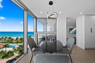 2655 Collins Ave in Miami Beach, FL - Building Photo
