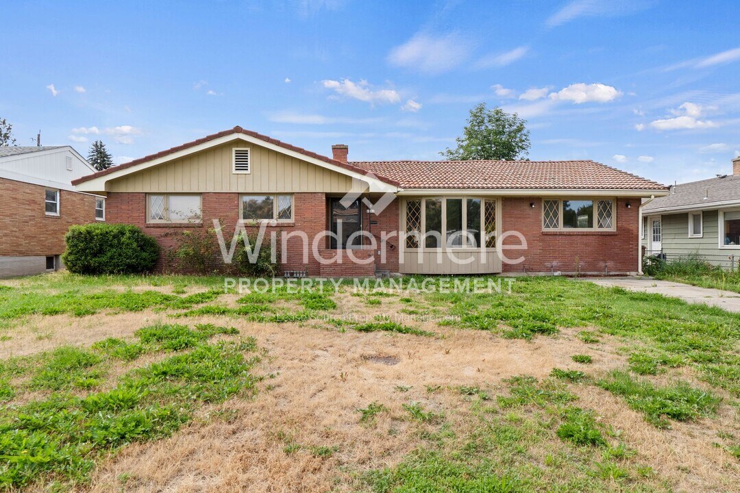 2115 W Kiernan Ave in Spokane, WA - Building Photo