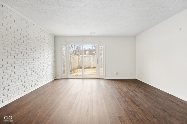 7488 Countrybrook Dr in Indianapolis, IN - Building Photo - Building Photo