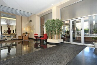 2500 Q St NW in Washington, DC - Building Photo - Building Photo