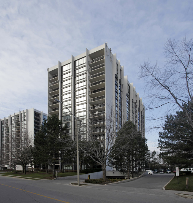 Ennisclare I in Oakville, ON - Building Photo - Building Photo