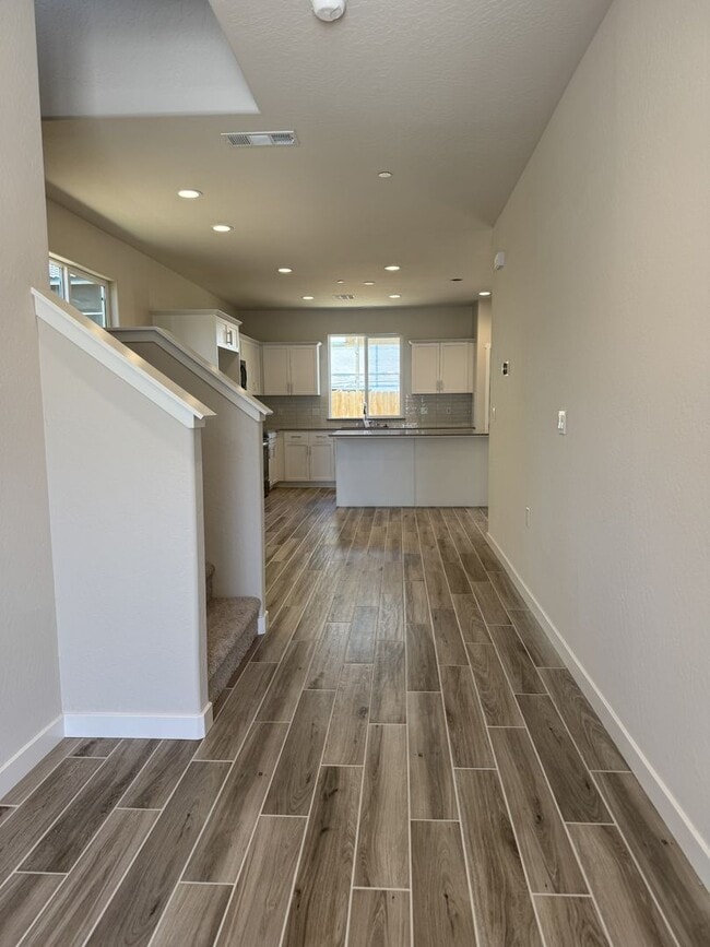 2932 E Escarpa Dr in Madera, CA - Building Photo - Building Photo