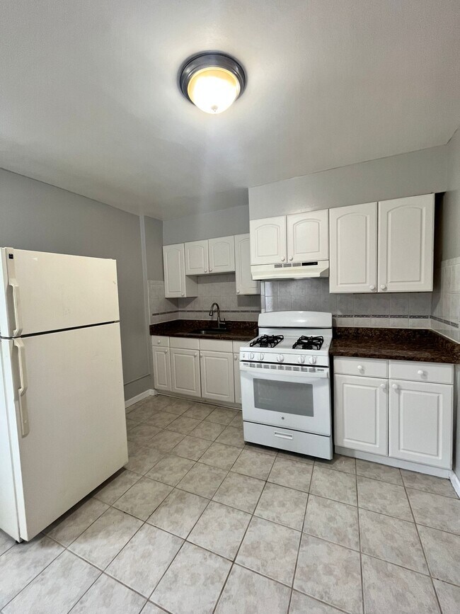 335 Princeton Ave in Jersey City, NJ - Building Photo - Building Photo