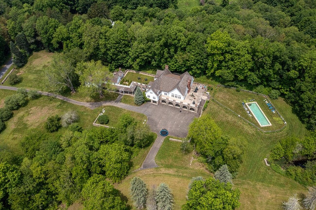 property at 10 Sunny Ridge Rd
