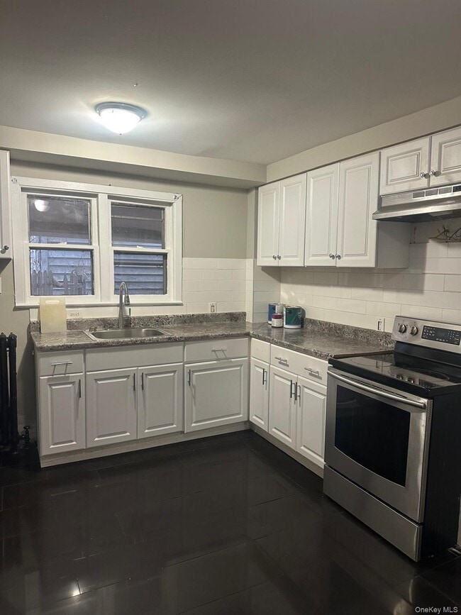 25 Virginia Ave in Poughkeepsie, NY - Building Photo - Building Photo