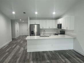 10037 Amicola St in Port Charlotte, FL - Building Photo - Building Photo