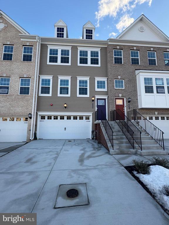 property at 229 Birdie Ct