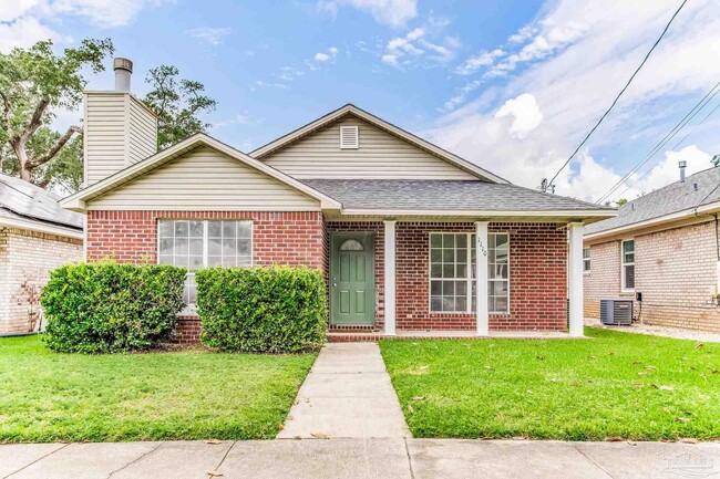 property at 1110 E Lee St