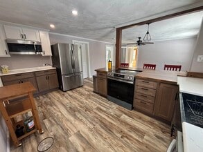 280 Lakeshore Dr in Franklin, NH - Building Photo - Building Photo