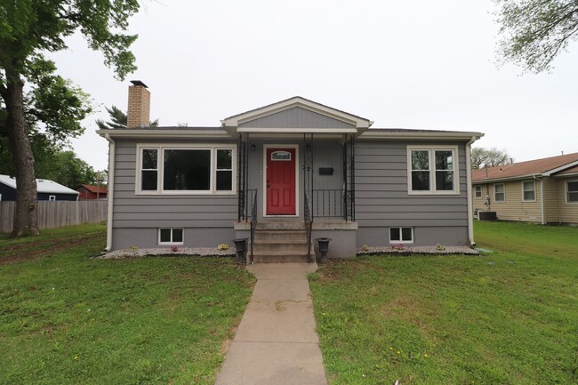 property at 321 W 14th St