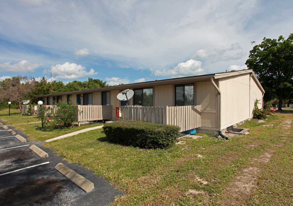 Mark Landing II Apartment Homes in Hobe Sound, FL - Building Photo