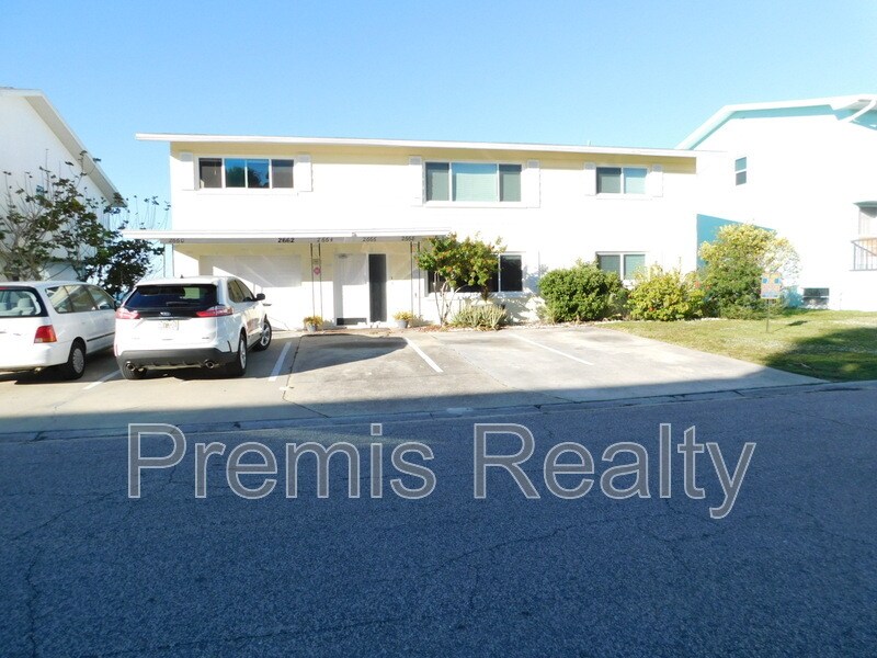 2664 St Joseph Dr in Dunedin, FL - Building Photo