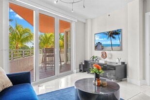 226 Ocean Dr in Miami Beach, FL - Building Photo