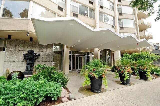 property at 555 W Cornelia Ave