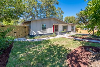 7607 Dell Oak Dr in San Antonio, TX - Building Photo - Building Photo